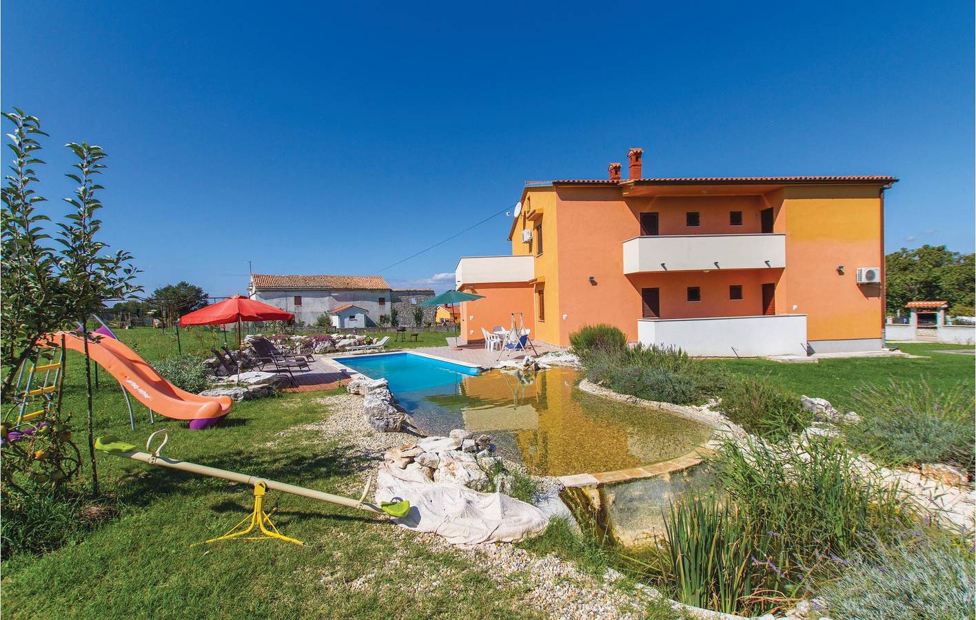Charmantes Apartment mit Pool, WLAN und Parkplatz in der Nähe von Manjadvorci in Marčana, Südküste Istrien