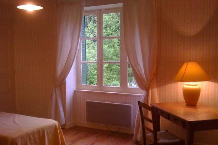 Location de vacances pour 6 personnes, avec jardin à Vendenesse-lès-Charolles - 3