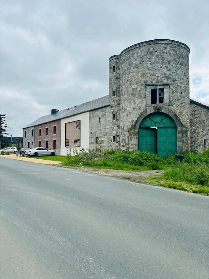 Location de vacances pour 2 personnes, avec jardin ainsi que jacuzzi et sauna à Philippeville - 2