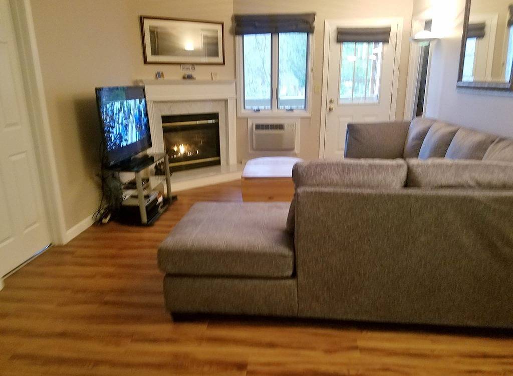 Ganze Wohnung, Gemütliche Loon Inn Condo # 1, König & 2 Königinnen, Highland Games-Free Shuttle-Wifi, Fp, Deck in Lincoln (NH), Franconia Notch