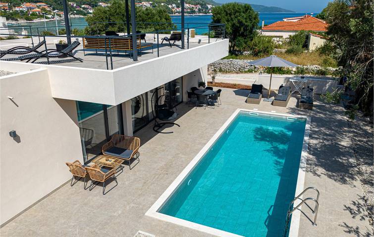 Modernes Apartment mit Pool, Terrasse und nur 200 m vom Strand entfernt in Blato, Korcula