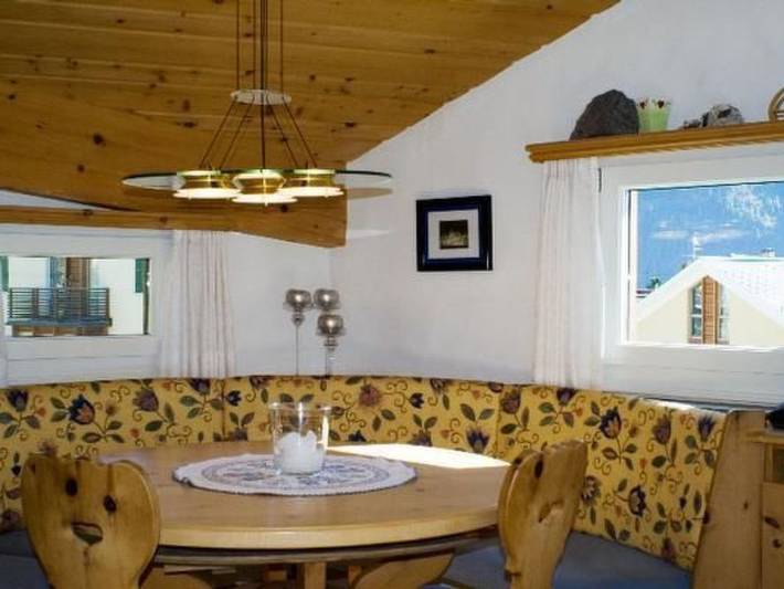 Ferienwohnung für 2 Personen, mit Balkon und Garten in Samedan - 4