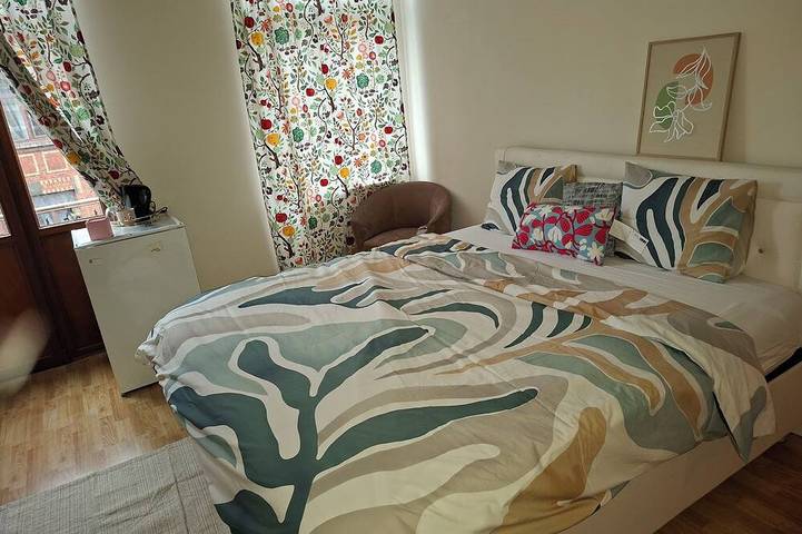 Large, bright bedroom in Molenbeek-Saint-Jean, Flanders
