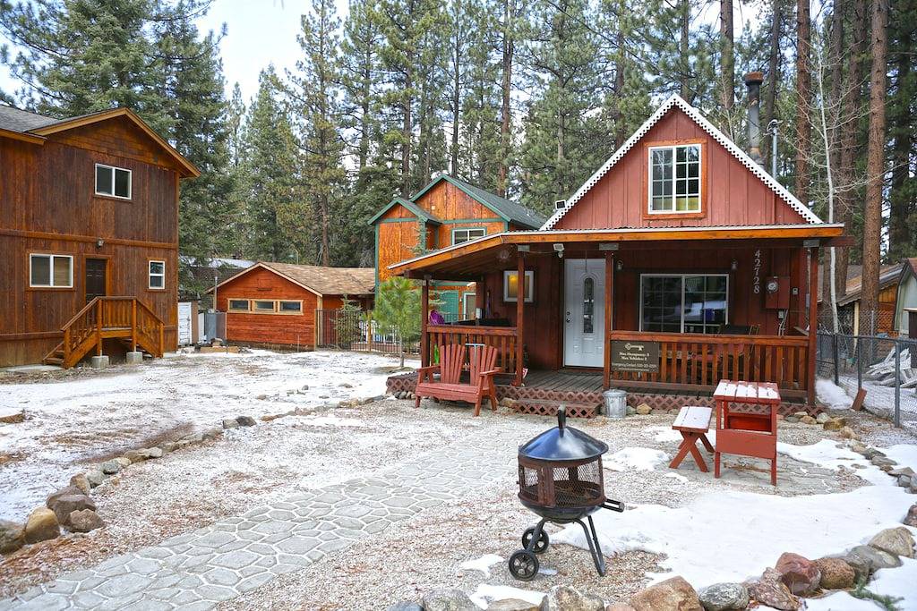 Log Cabin for 3 People in Big Bear Lake, San Bernardino County