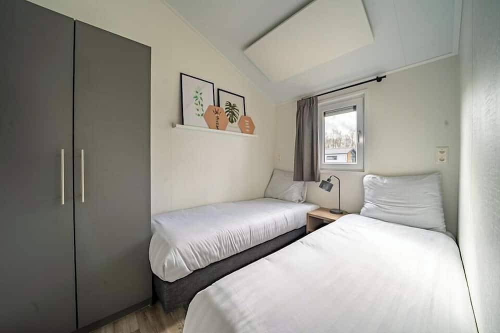 Chalet with 3 bedrooms and 2 bathrooms in Kampen, Lake Veluwe