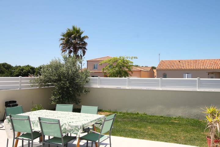 Location de vacances pour 11 personnes, avec jardin et piscine à Talmont-Saint-Hilaire - 3