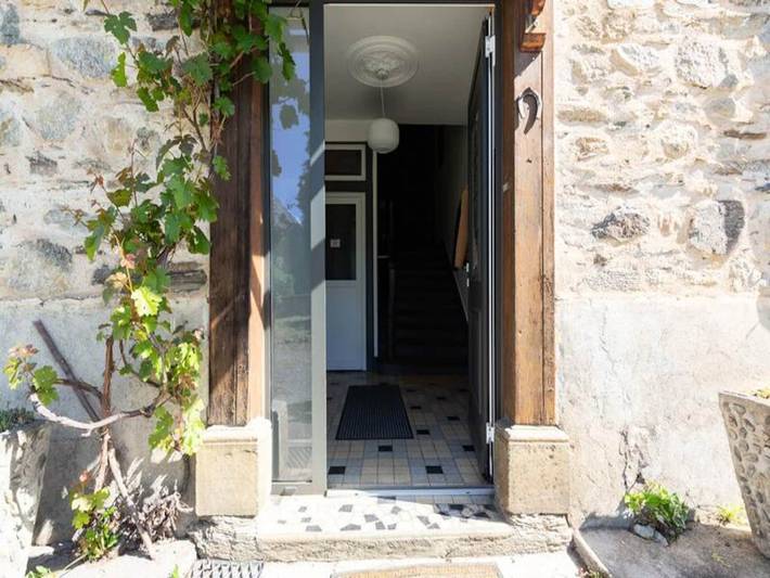 Gîte pour 12 personnes, avec terrasse et jardin, adapté aux familles à Armenteule