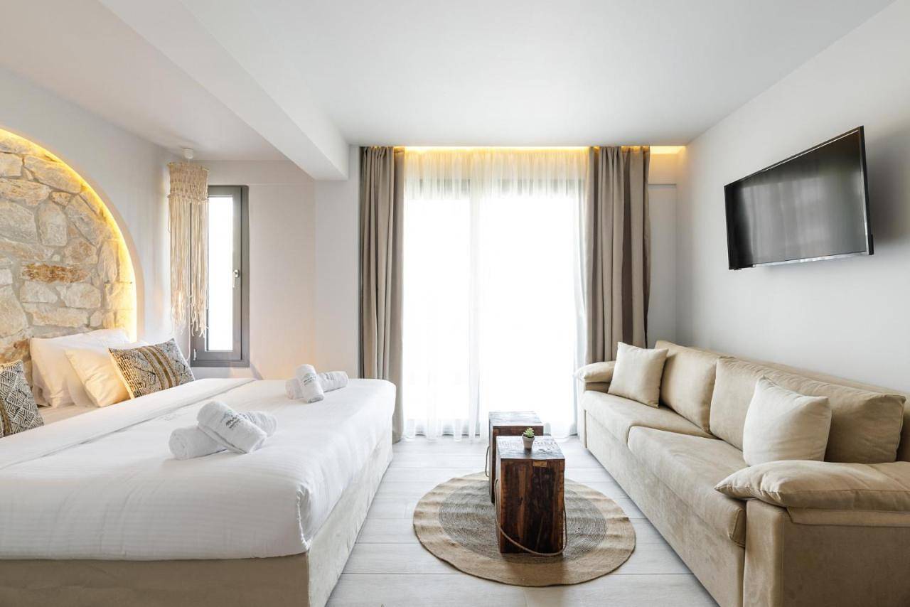 Amalthia Luxury Suites in Polychrono, Cassandra
