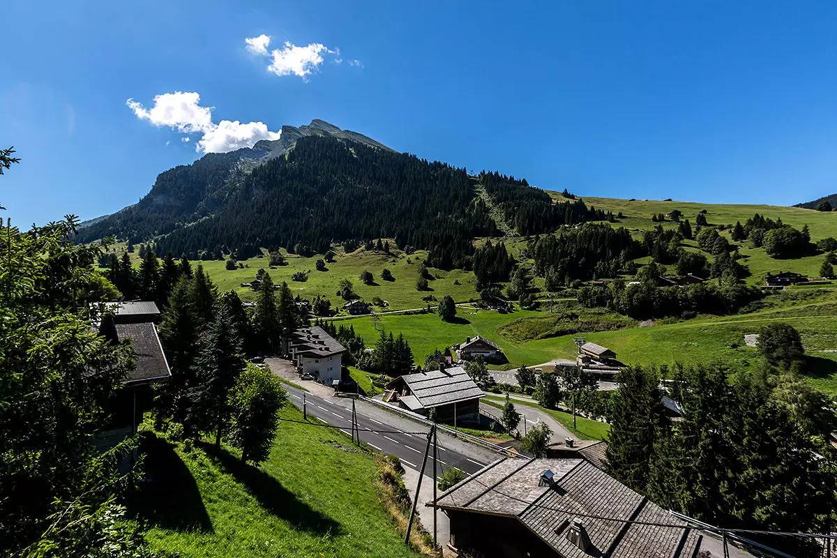 Chalet independiente junto a las pistas de esquí, 3 Ch, hermosa exposición y hermosa vista in La Clusaz, Región de Annecy