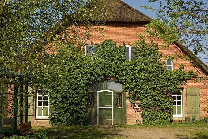 Ferienwohnung für 4 Personen, mit Garten in Drage