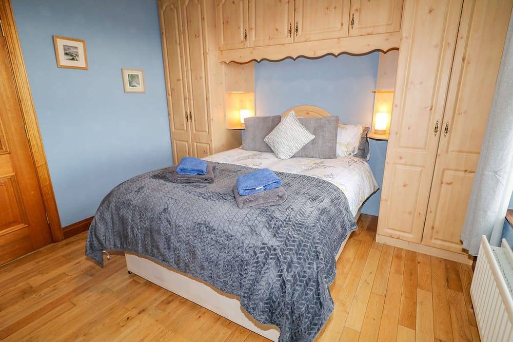 Braeside Farm House, pet friendly, with hot tub in Cloughmills in County Antrim