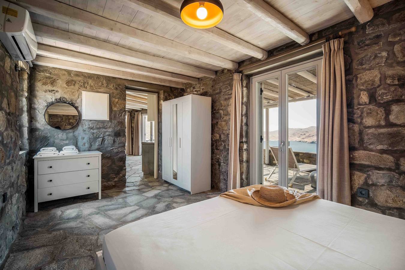 Villa 'Vagia' con Piscina Privata, Terrazza Privata e Aria Condizionata in Cicladi