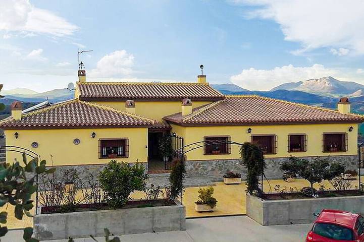 Casa rural para 14 personas, con jardín y balcón - 1