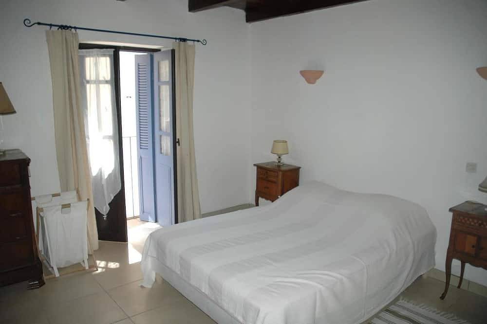 House redone in Vico- Wifi- 15mns Beaches of Sagone in Vico, Ajaccio region