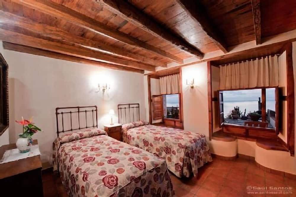 Casa Los Melindros con vistas al mar y los volcanes in Fuencaliente de La Palma, La Palma Sur