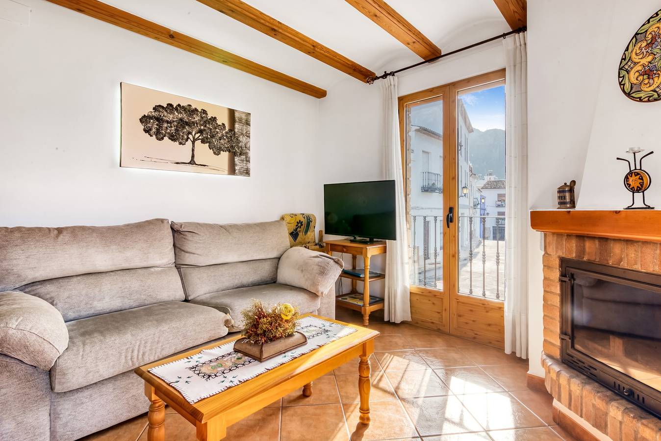 Entire apartment, Apartment 'El Castellet' with Mountain View, Wi-Fi and Air Conditioning in Orba, Costa Blanca