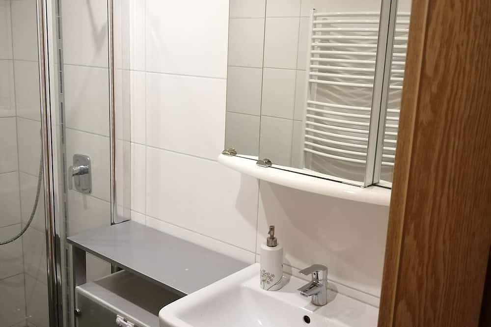 Ganze Wohnung, Komplette Ferienwohnung  1km zum Funpark und nur 15 Minuten nach Nürnberg in Zirndorf, Franken