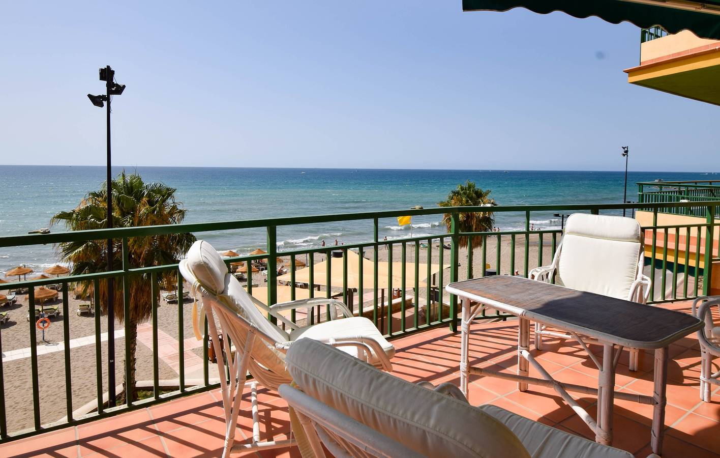 Entire apartment, Beach front apartment on the promenade with beautiful sea view in Torreblanca (Fuengirola), Fuengirola