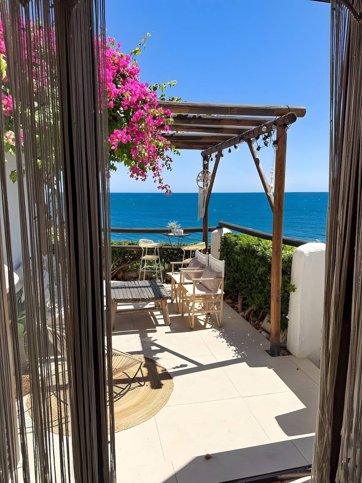 Ferienhaus „Beachfront Bohochic 2“ mit Balkon, Wlan und Klimaanlage in Playa de Guadalobon, Estepona