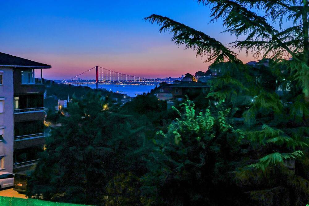 Çengelköy'de Boğaz Manzaralı Isıtmalı Kapalı Havuzlu Villa in Üsküdar, Estambul