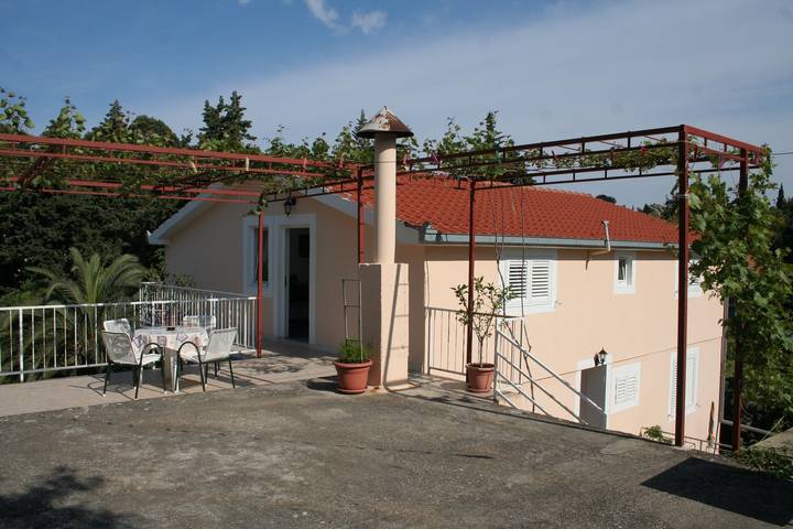 Ferienwohnung für 3 Personen, mit Balkon in Trpanj