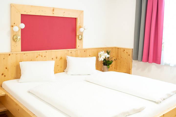 Doppelzimmer, Dusche, Wc in Feldkirchen in Kärnten, Bezirk Feldkirchen