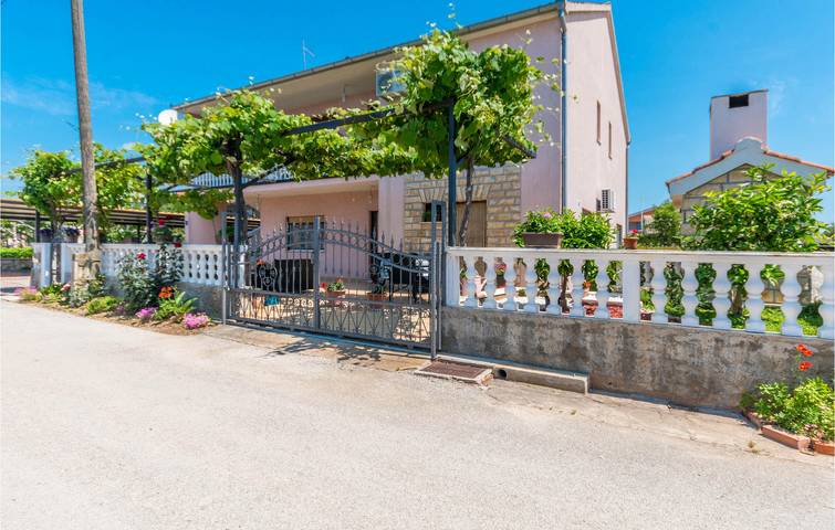 Ferienwohnung für 6 Personen, mit Terrasse in Biograd na Moru - 2