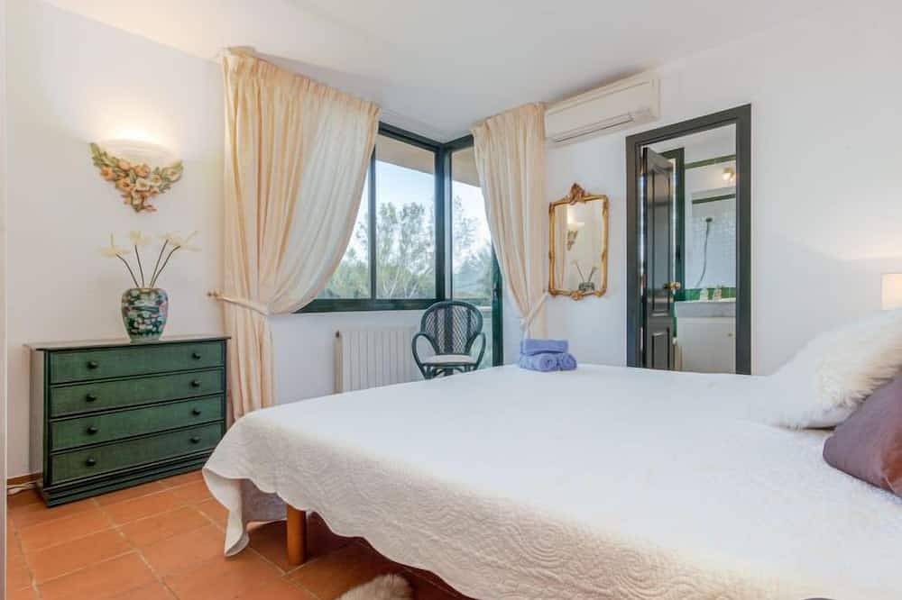 Acacies by Interhome in Navata, Alt Empordà