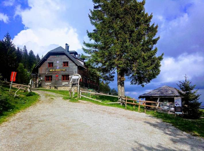 Lodge für 4 Personen, mit Garten und Ausblick in Slowenien