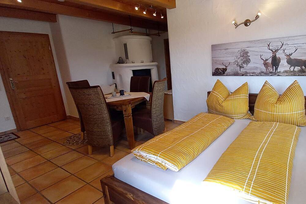 Ganze Wohnung, Ferienwohnung 48qm, Eg, Wohn-/Schlafraum, Terrasse, Tv, W-Lan in Frasdorf, Chiemsee