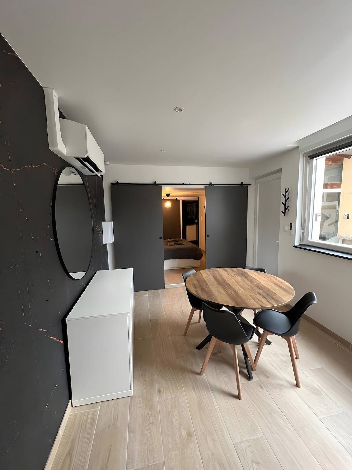 Apartamento entero, Apartamento « L'Échappée » con terraza compartida, Wi-Fi y aire acondicionado in Geispolsheim, Región de Estrasburgo