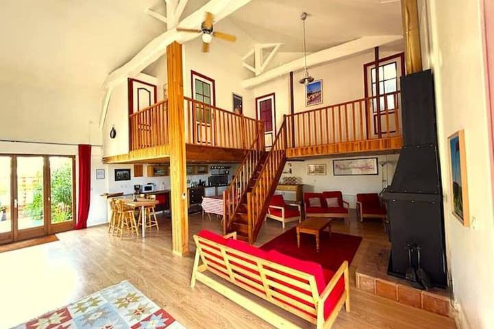 Location de vacances pour 6 personnes, avec terrasse ainsi que jardin et piscine à Chatenet