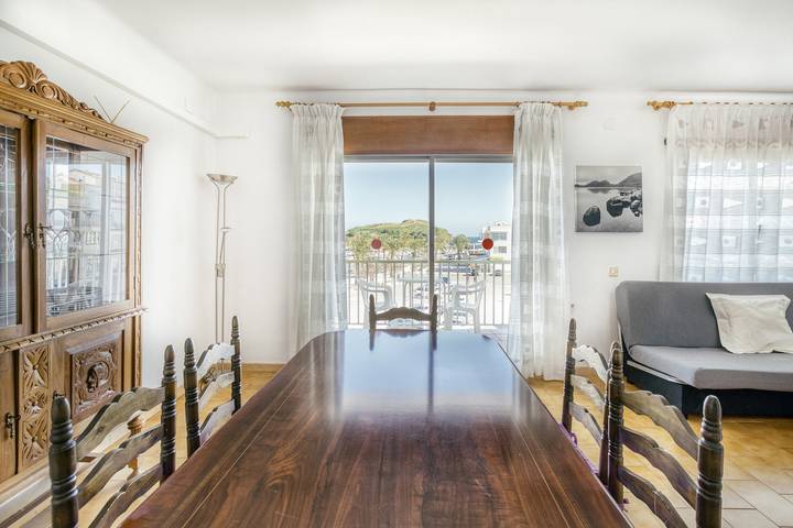 Apartamento entero, Apartamento 'Mediterranean View 2-4' cerca de la playa con balcón y Wi-Fi in Platja del Port (Llanca), Llansá