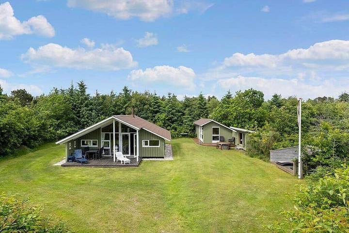 Feriehus for 6 personer, med Terrasse og Hage i Saltum