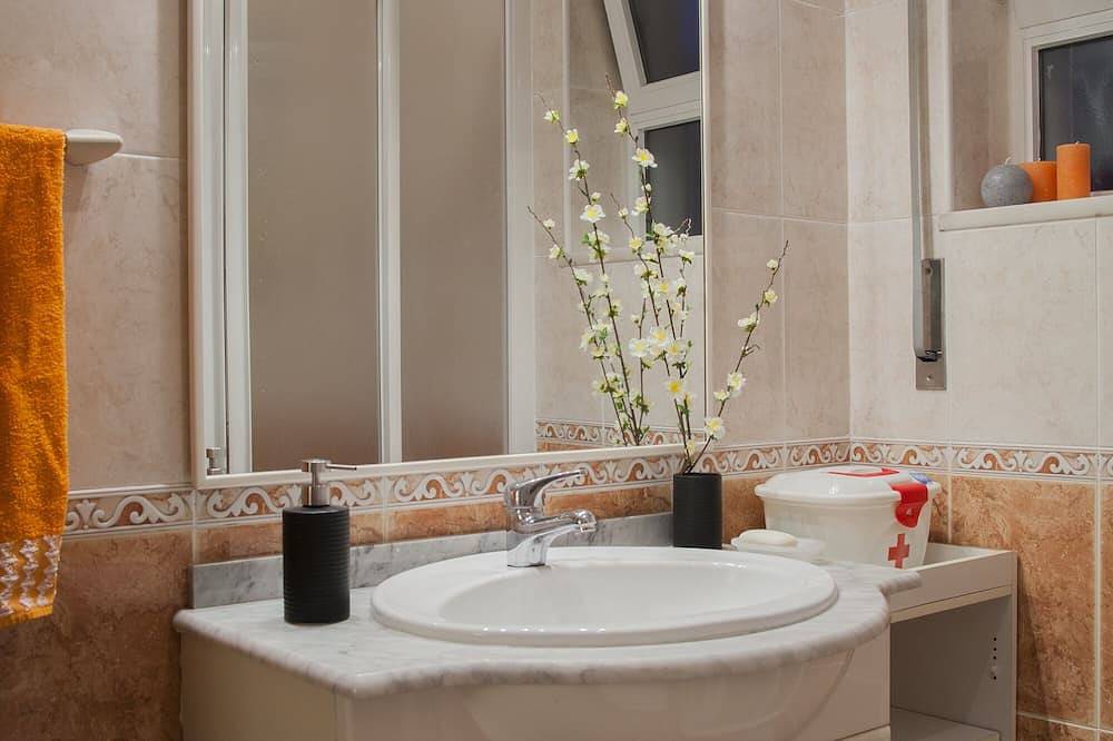 Ganze Wohnung, Wohnung ausgestattet mit T1 Quintal in Vila Real de Santo António, Faro Distrikt