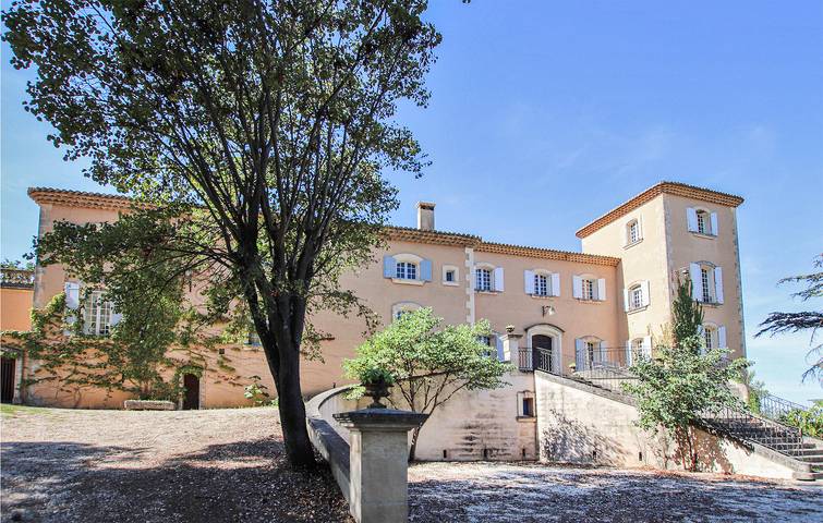 Location de vacances pour 15 personnes, avec piscine ainsi que jardin et terrasse, animaux acceptés à Apt - 3