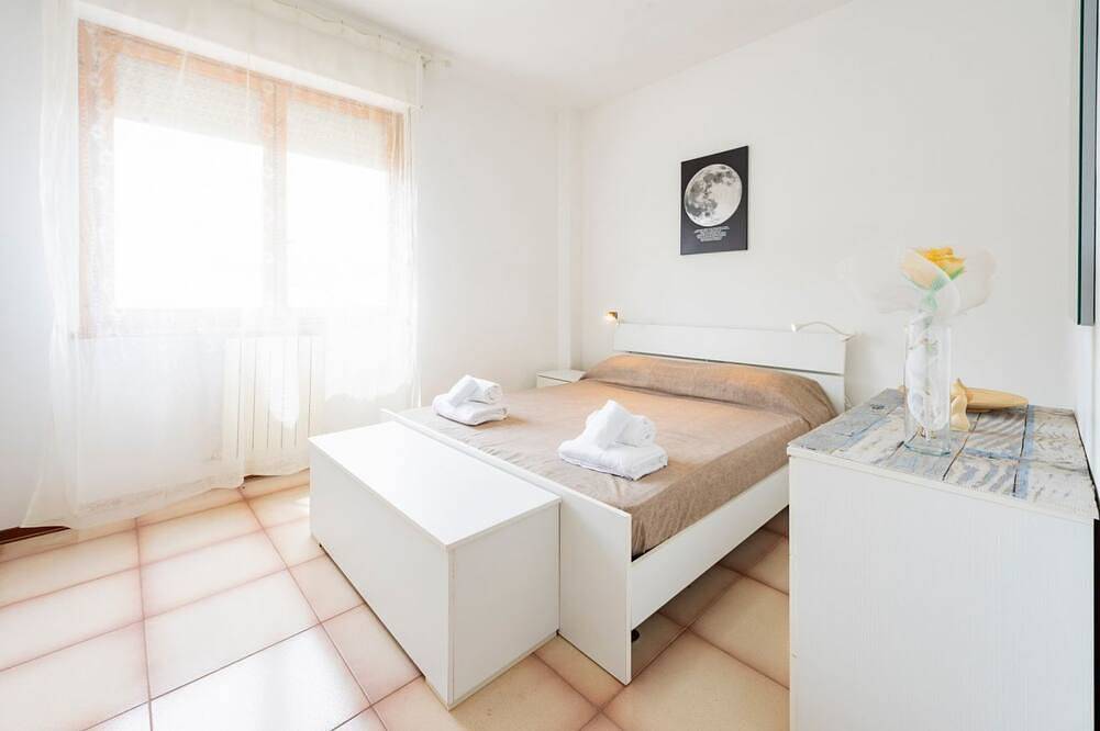 Ganze Wohnung, Guesthost - Lovely Flat 100m from Sea with Terrace in Francavilla al Mare, Chieti Provinz