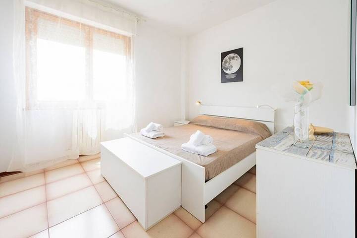 Appartamento intero, GuestHost - Lovely Flat 100m from Sea with Terrace in Francavilla al Mare, Provincia di Chieti