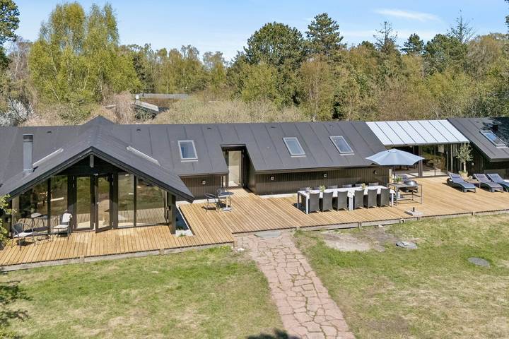 Strandhaus für 16 Personen, mit Terrasse und Garten sowie Sauna auf Seeland