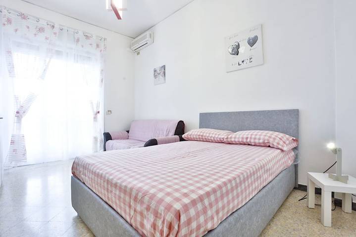 Apartamento entero, Guesthost - Casa Caramata - Airy Apartment near the Sea in Salerno, Costa tirrenica campania