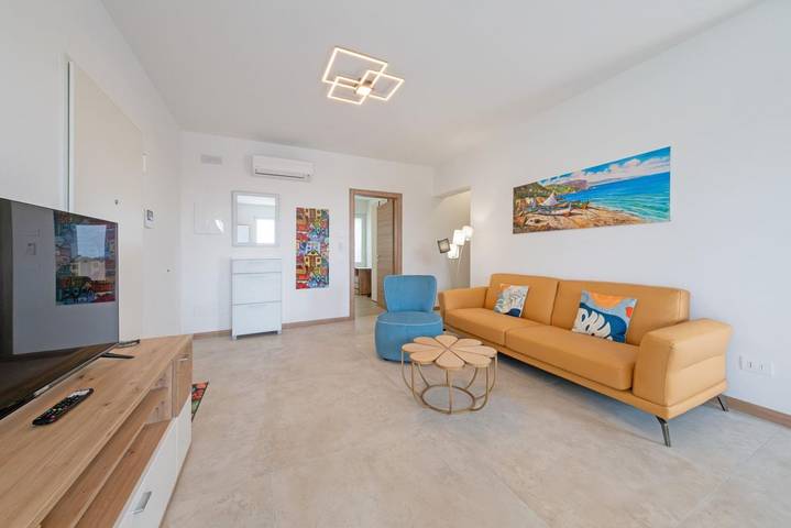 Entire apartment, ApartmentsGarda - Residenza Maycol - 4 in Bardolino, Garda Mountains