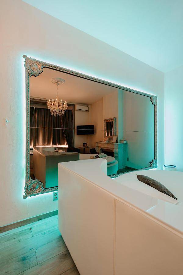 Queen Room with Spa Bath in Luik, Luik en omgeving