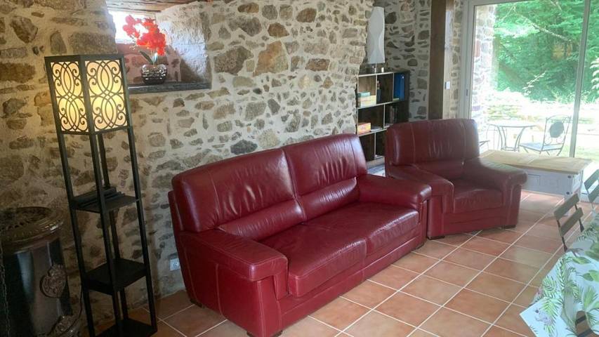 Location de vacances pour 4 personnes, avec vue sur le lac ainsi que jardin et vue, animaux acceptés à Orgnac-sur-Vézère - 2