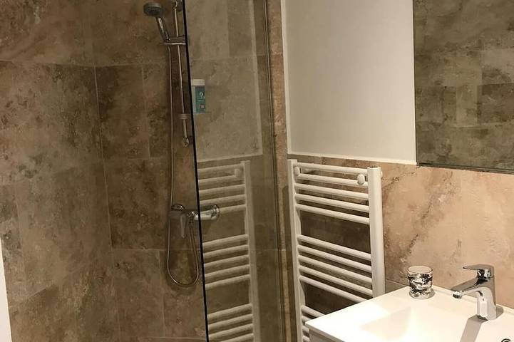 Location de vacances pour 8 personnes, avec terrasse et jardin à Urzy - 4