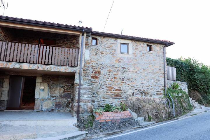 Maison de campagne pour 8 personnes, avec jardin ainsi que vue et piscine dans Arco de Baúlhe - 3