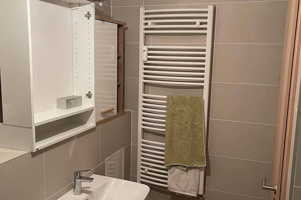 Geheel appartement, Apartment with panoramic view by the hockey arena with Ac in Bratislava, Bratislava (regio)