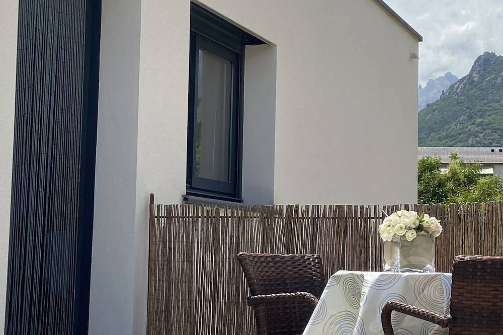 Appartamento intero, Incantevole monolocale climatizzato al piano terra con terrazza e zona relax in Corte Francia, Parco naturale regionale della Corsica