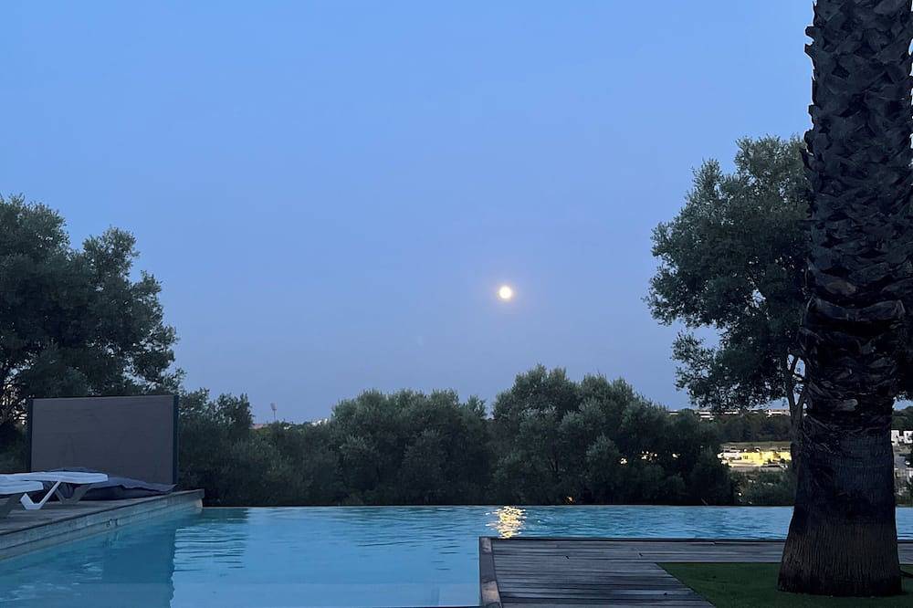 La salamandre Pavilion facing the golf course in Juvignac, Mittelmeerküste (Frankreich)