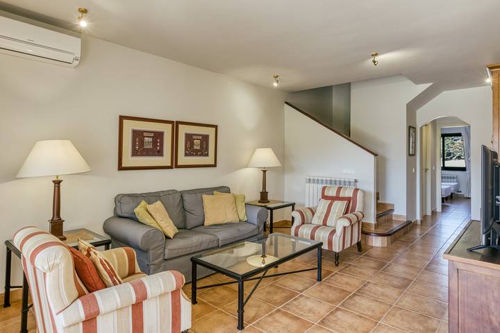 Location de vacances pour 6 personnes, avec jardin à Navata - 3