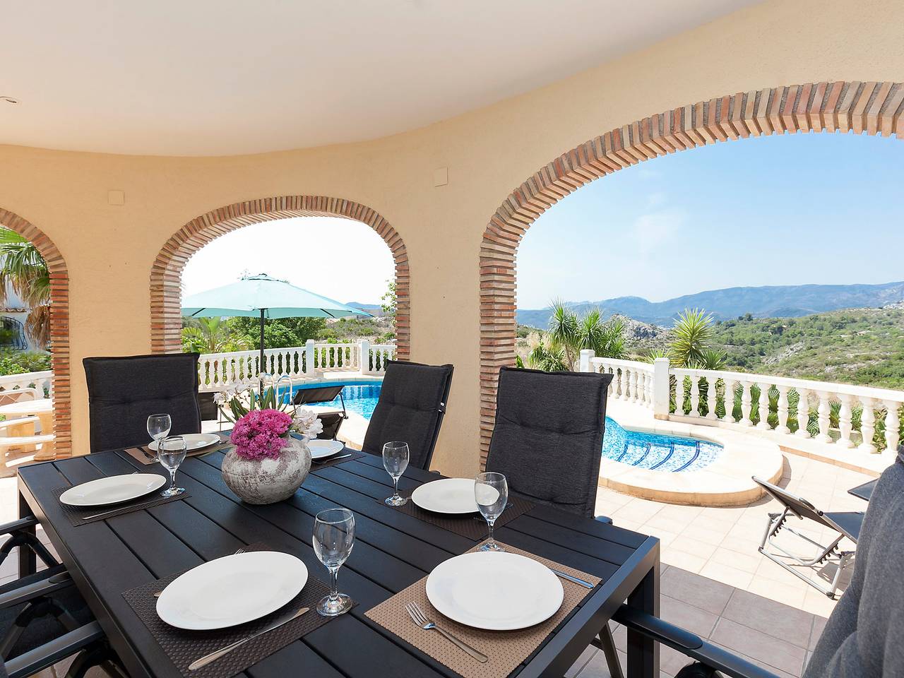 Capi in Ráfol de Almunia, Costa Blanca